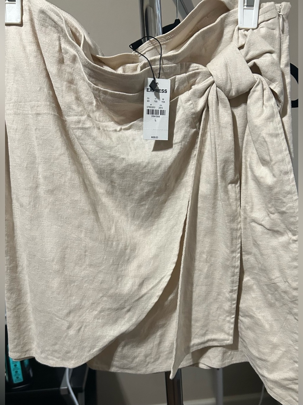 Express Cream Mini Skirt and matching Top - Picture 3 of 5